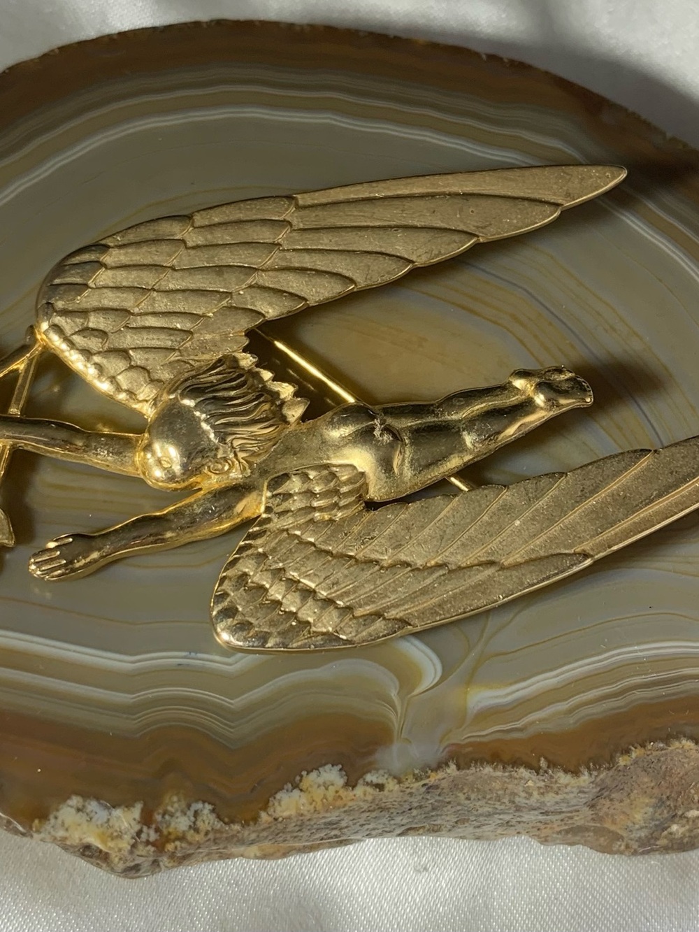 Gold Winged Angel Brooch - Vintage-Style Statement PinJJ Brooch Flying Cupid